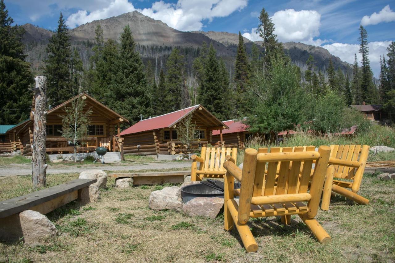 Silver Gate Lodging Cooke City Exterior photo