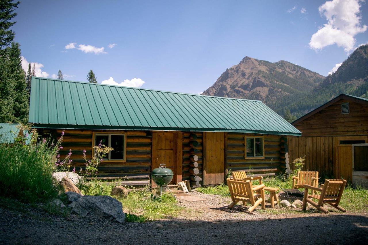 Silver Gate Lodging Cooke City Exterior photo