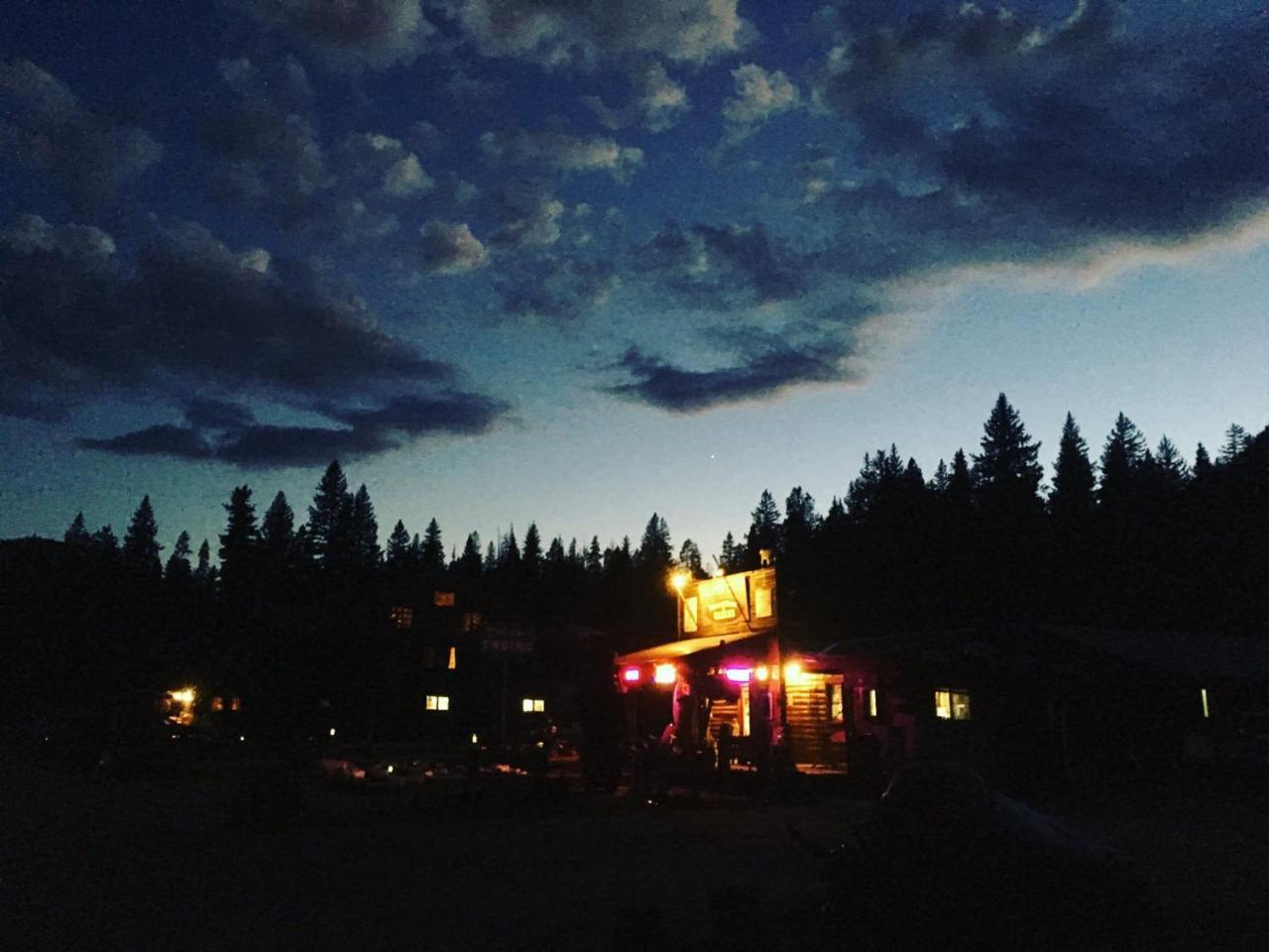 Silver Gate Lodging Cooke City Exterior photo