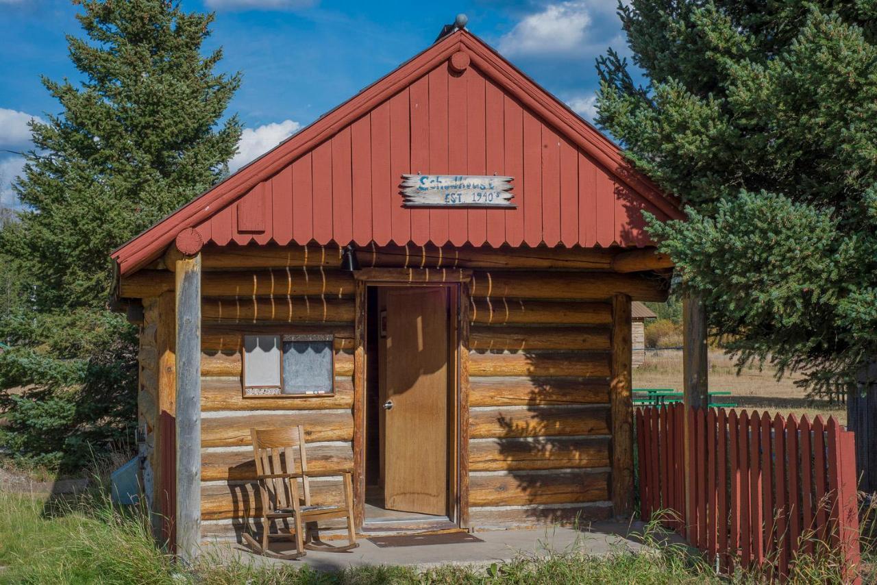 Silver Gate Lodging Cooke City Exterior photo